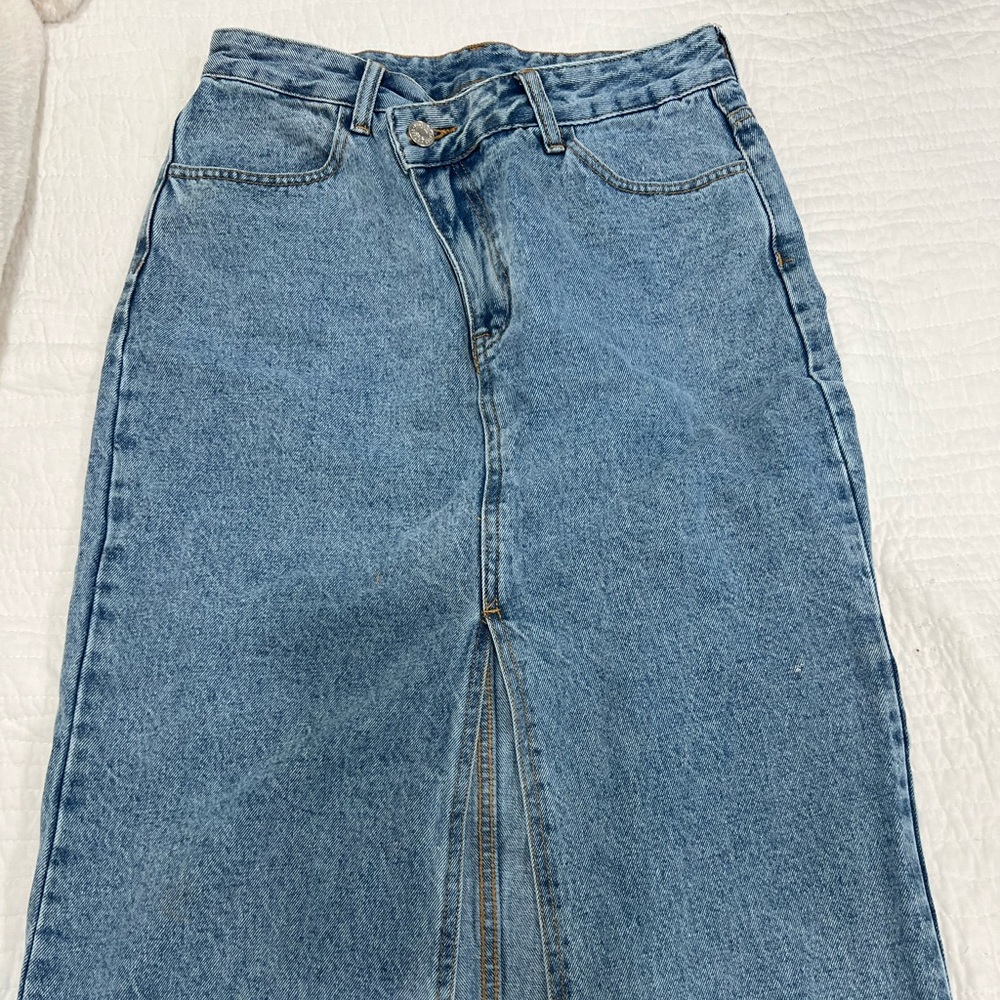 Maxi denim skirt with slit